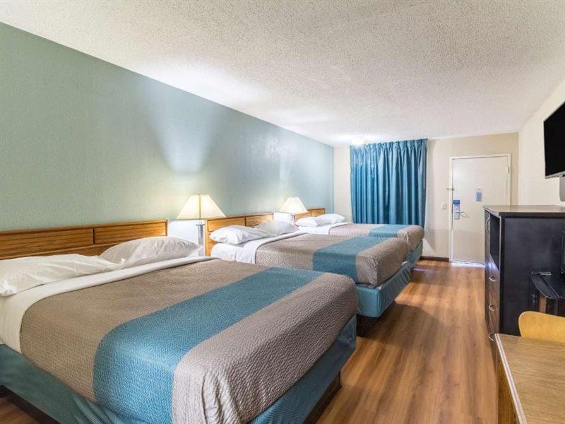 Motel 6-Kenly, Nc Екстериор снимка