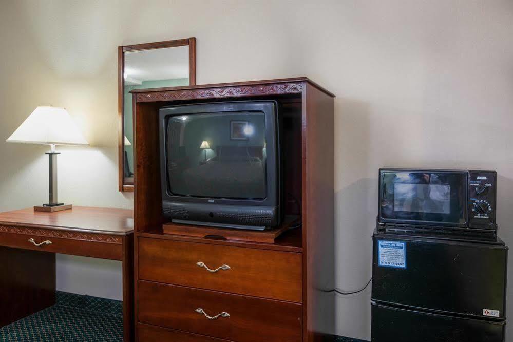 Motel 6-Kenly, Nc Екстериор снимка