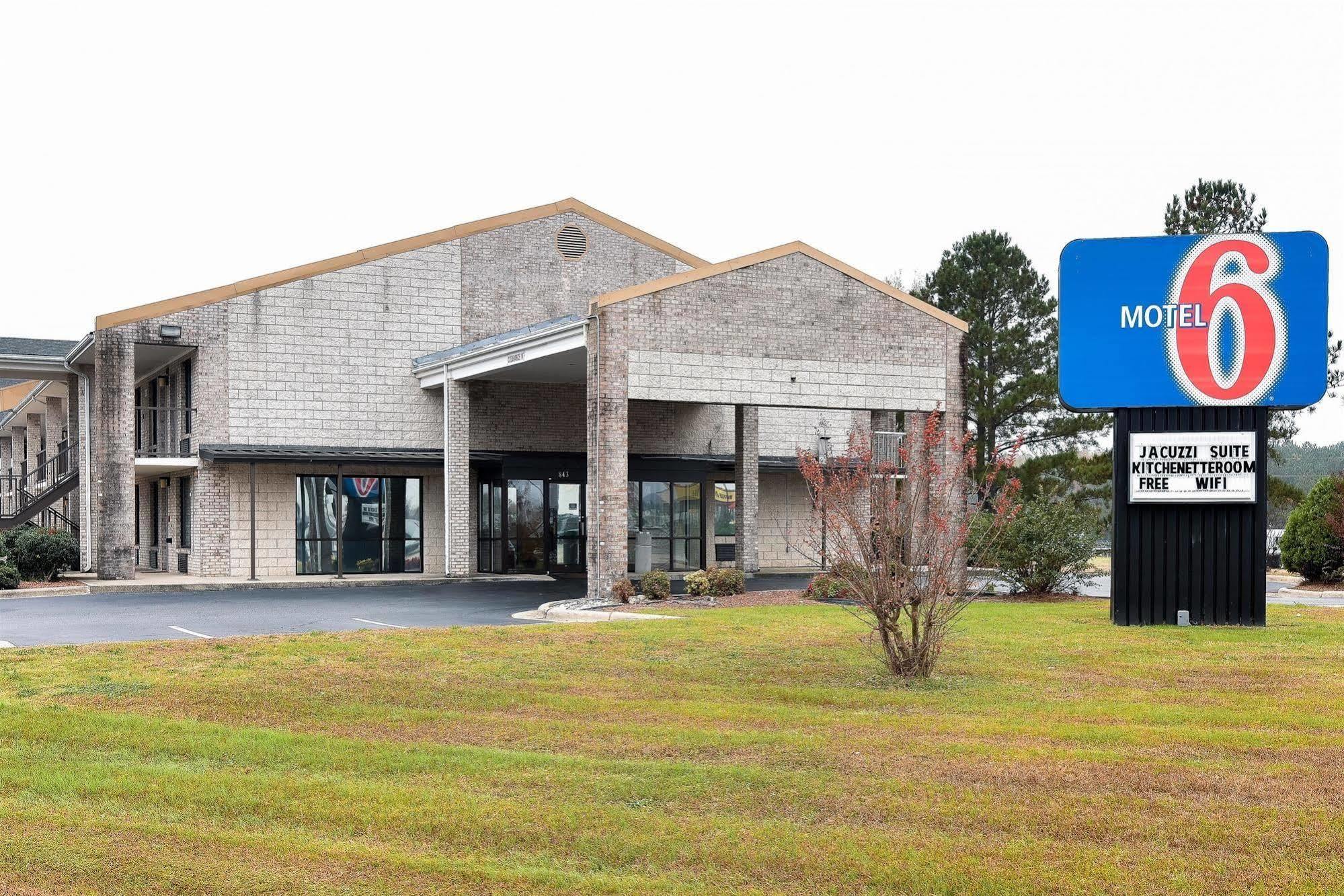 Motel 6-Kenly, Nc Екстериор снимка
