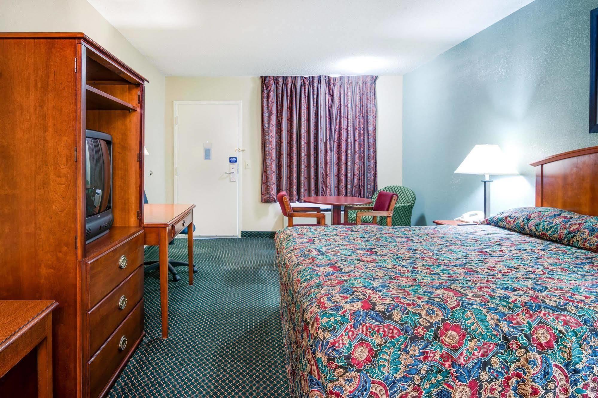 Motel 6-Kenly, Nc Екстериор снимка