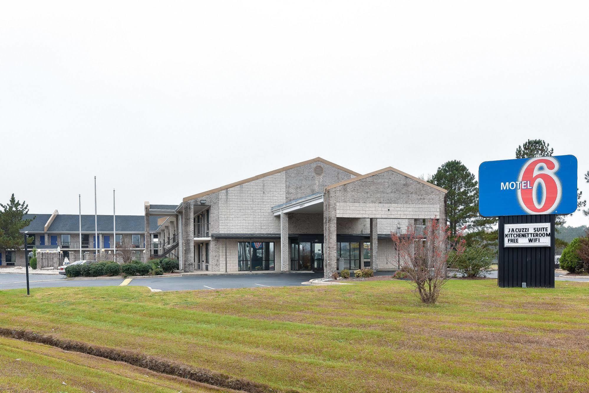 Motel 6-Kenly, Nc Екстериор снимка