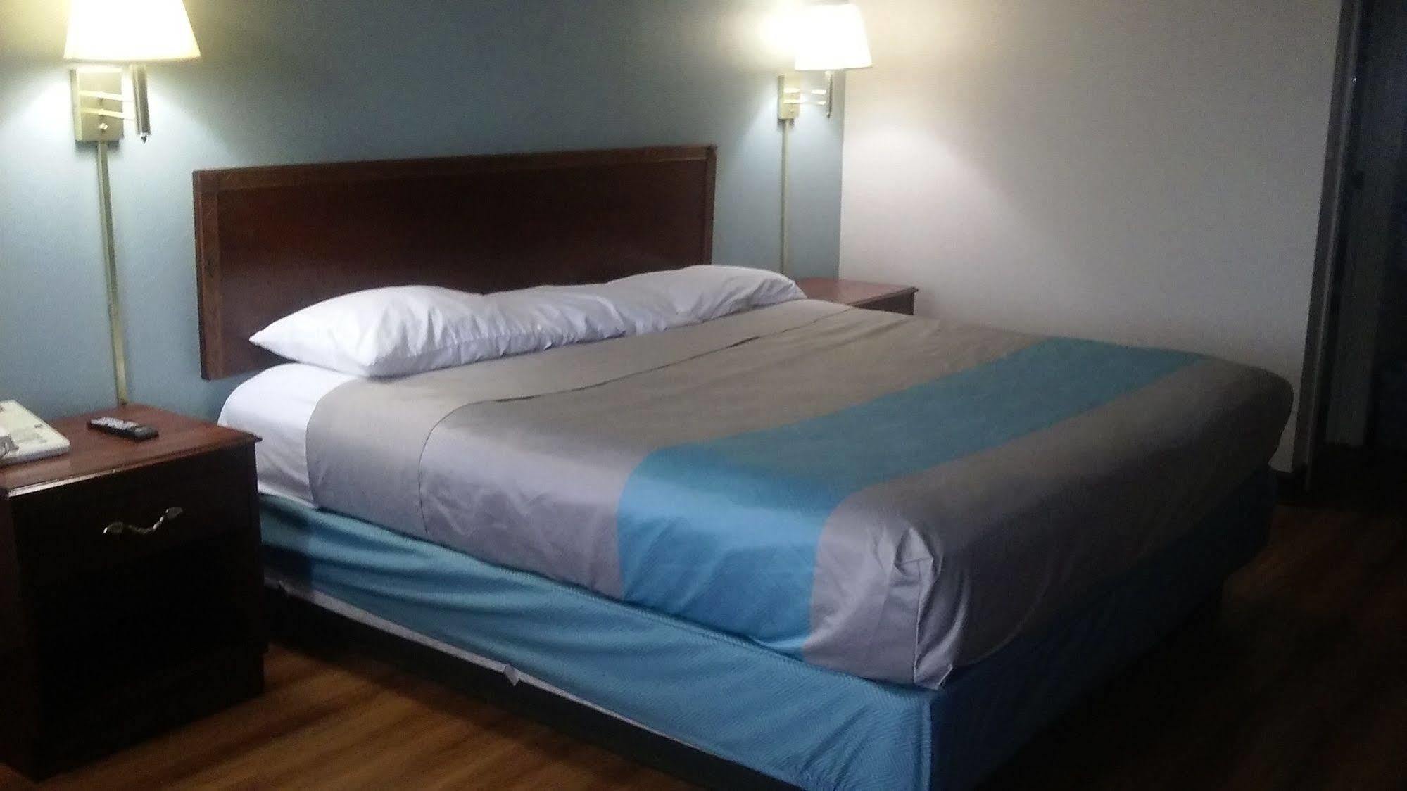 Motel 6-Kenly, Nc Екстериор снимка